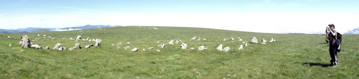 cromlechs